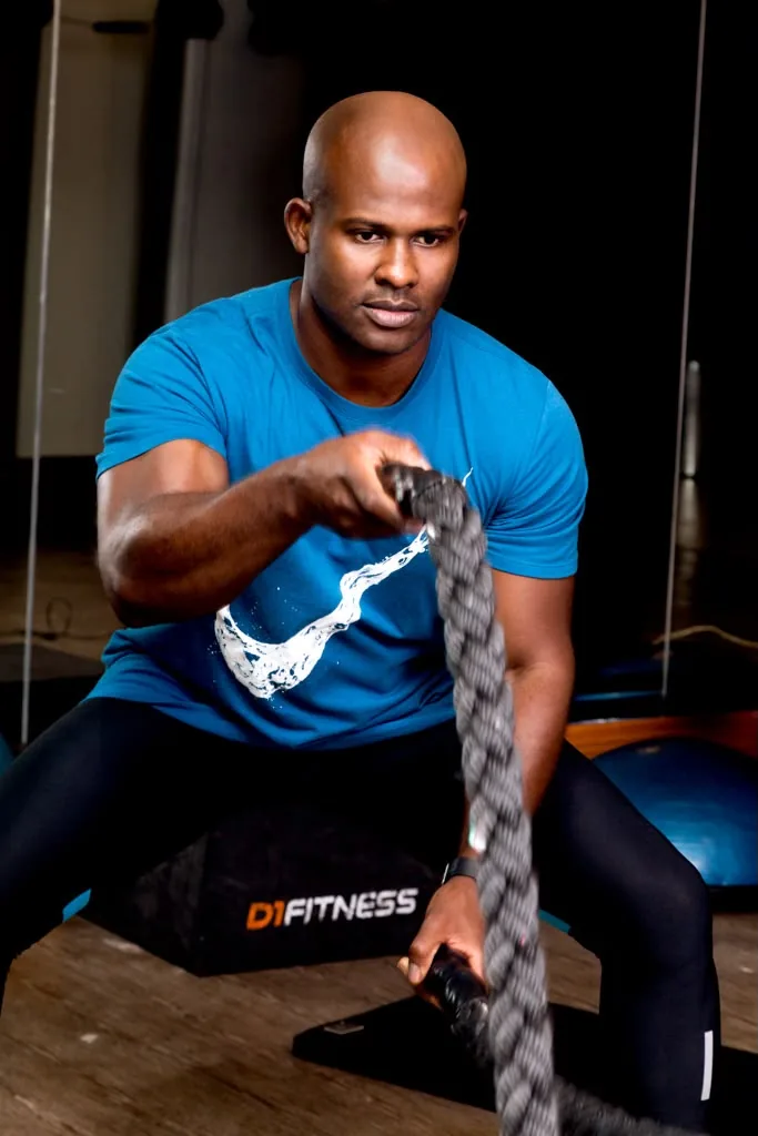 Elivan Capela treinando com battle ropes